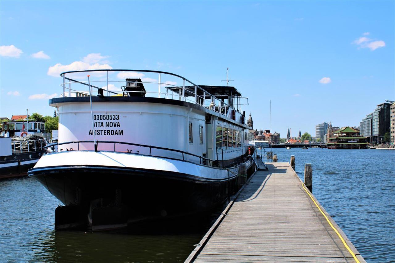 Nova Hotel en barco 2*